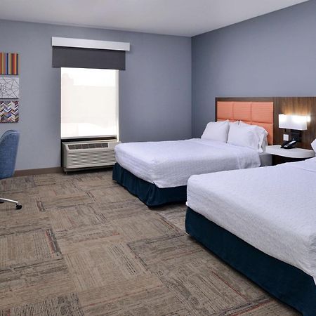 Hampton Inn Kansas City Northeast Exterior photo