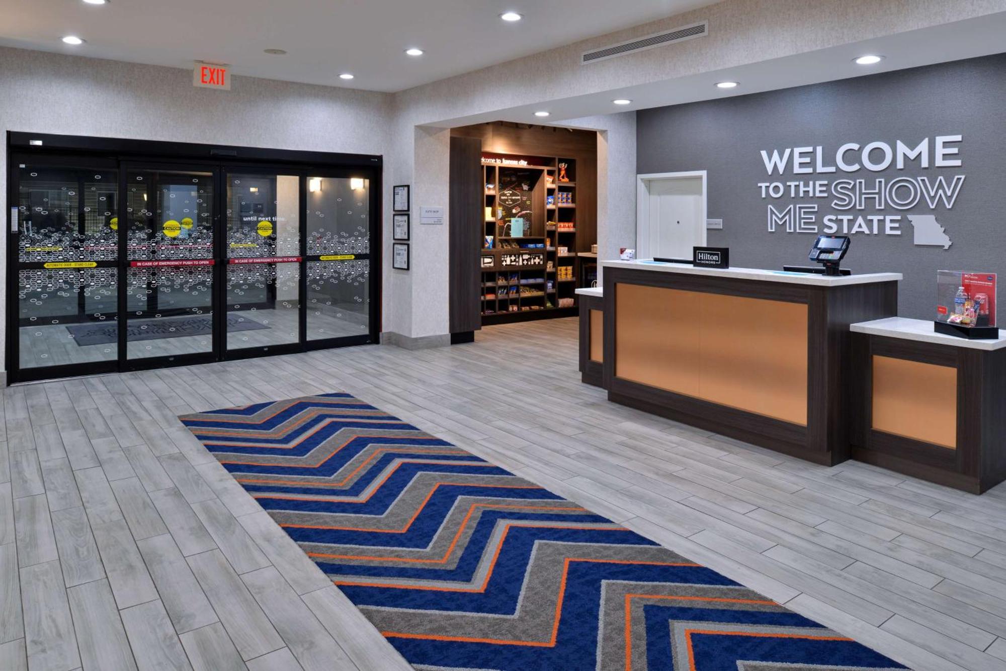Hampton Inn Kansas City Northeast Exterior photo