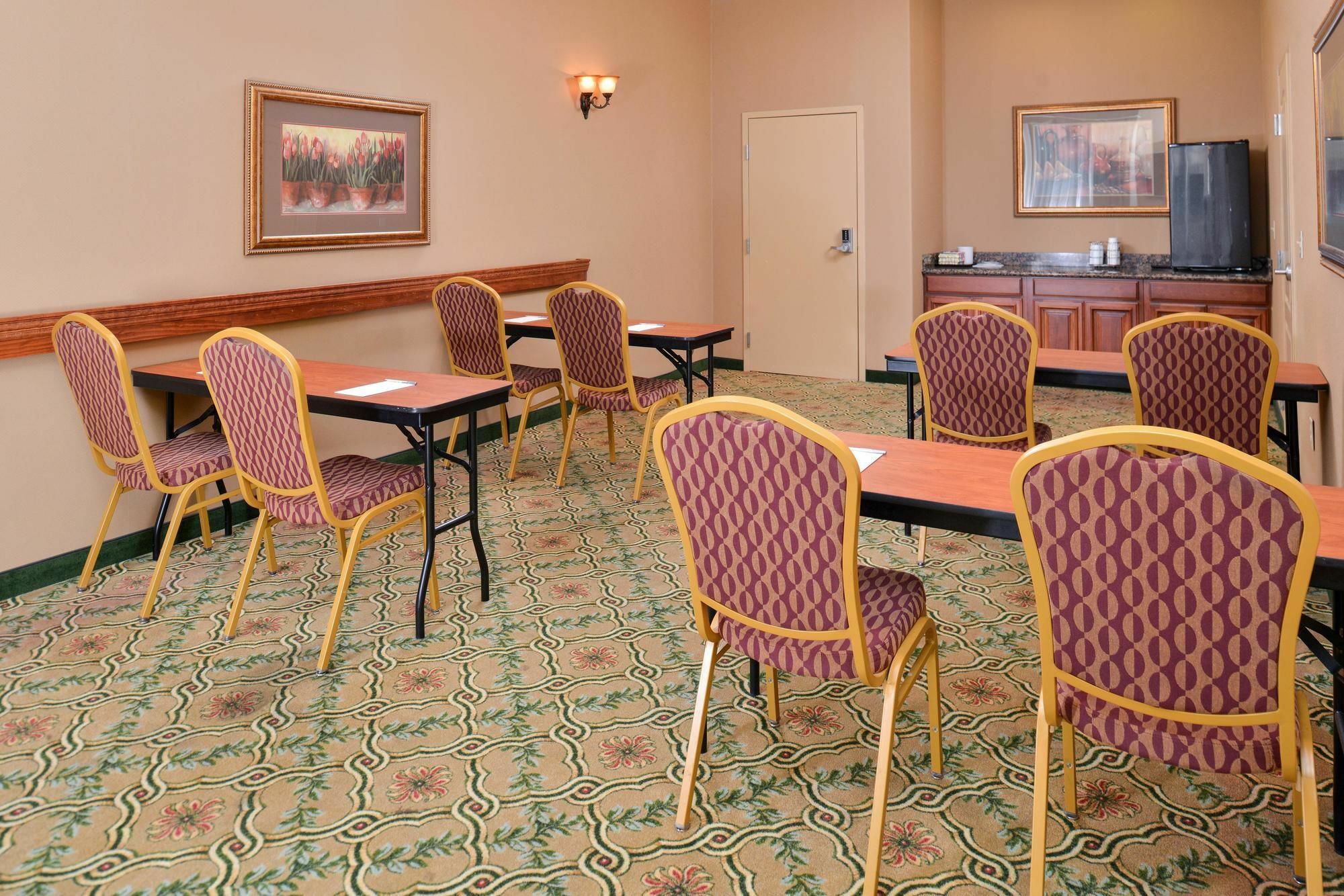 Hampton Inn Kansas City Northeast Exterior photo